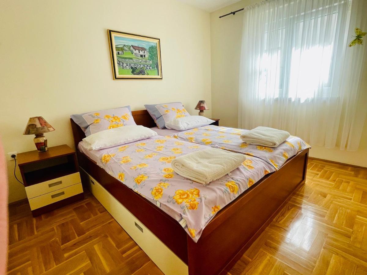 Apartment Mandarina Dugi Rat Buitenkant foto