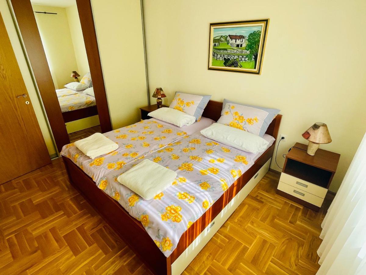 Apartment Mandarina Dugi Rat Buitenkant foto