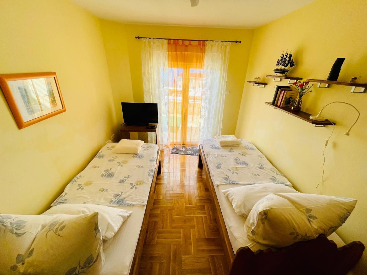 Apartment Mandarina Dugi Rat Buitenkant foto